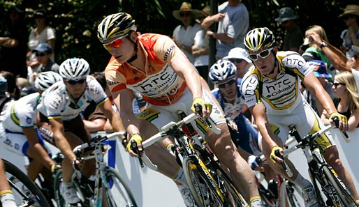 Andre Greipel (M.) gewinnt nach 2008 erneut die Tour Down Under