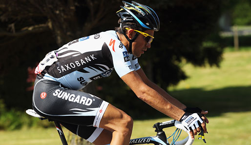 Alberto Contador steht an der Spitze des Feldes beim 94. Giro d'Italia
