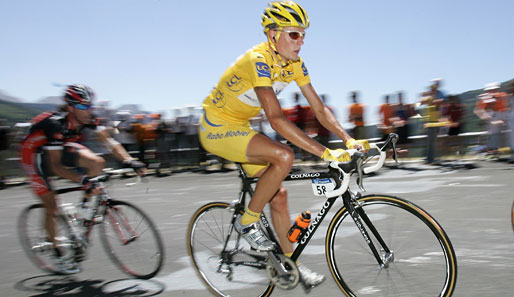 Michael Rasmussen (r.) wurde 2007 als Führender der Tour de France aus dem Rennen genommen