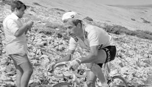 TOM SIMPSON gilt als erstes Doping-Todesopfer der Tour de France. Beim Anstieg zum Mount Ventoux 1967 fiel der Engländer um und starb. In den Trikottaschen des 29-Jährigen wurden bei der Untersuchung Röhrchen mit Amphetaminen gefunden.