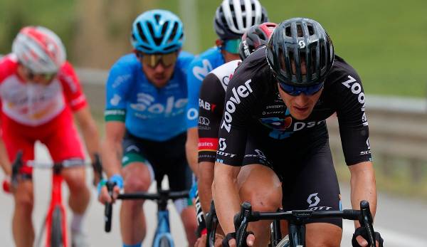 Radprofi Nikias Arndt hat auf der längsten Etappe des Giro d'Italia erneut einen großen Kampf geliefert und seine dritte Top-Drei-Platzierung nur hauchdünn verpasst.
