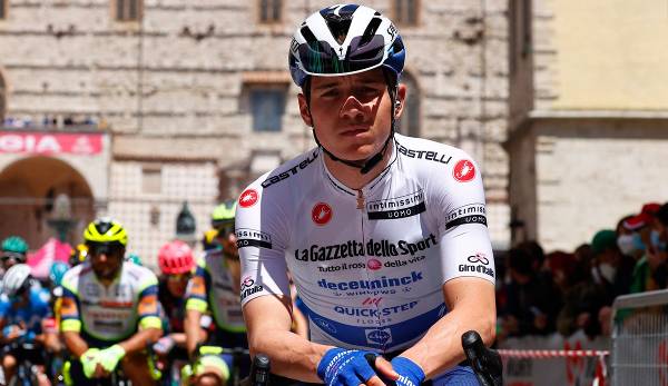 Die erste Teilnahme bei einer Grand Tour hat für das belgische Radsport-Supertalent Remco Evenepoel (21) ein vorzeitiges Ende gefunden.