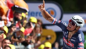 Der niederländische Radprofi Mathieu van der Poel hat die zweite Etappe der 108. Tour de France gewonnen und sich damit das Gelbe Trikot des Gesamtführenden geholt.