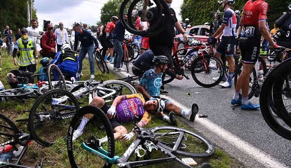 Eine Zuschauerin löste bei der Tour de France im Sommer einen Massensturz aus.