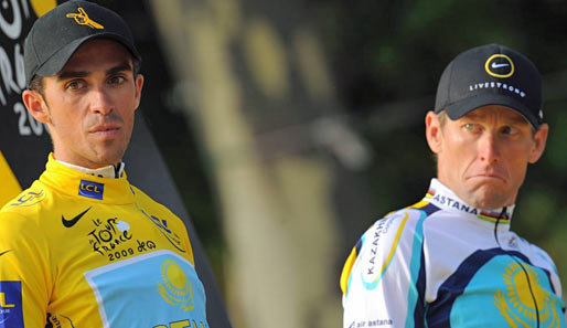 Alberto Contador (l.) gewann die Tour de France 2009, Teamkollege Lance Armstrong wurde Dritter