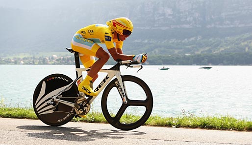 Alberto Contador dominierte das Zeitfahren in Annecy und verteidigte Gelb