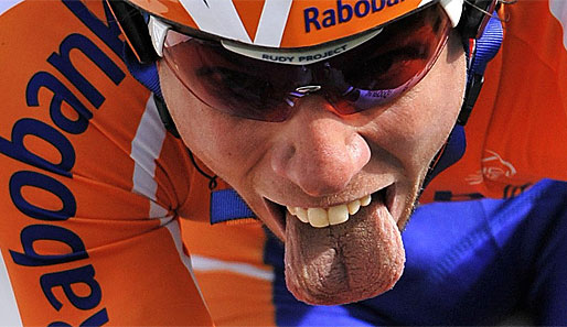 Trotz Doping hängt Thomas Dekker die Zunge raus - eine Nachkontrolle von 2007 überführte ihn