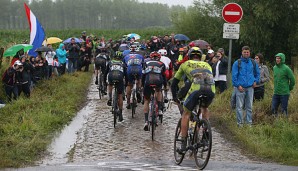 Auf dem nassen Kopfsteinpflaster von Paris-Roubaix ereigneten sich einige Stürze