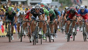 Marcel Kittel (M.) hat in diesem Jahr bereits zwei Tour-Etappen gewonnen