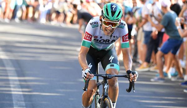 Lennard Kämna hat die 16. Etappe der Tour de France aus einer Spitzengruppe heraus gewonnen.