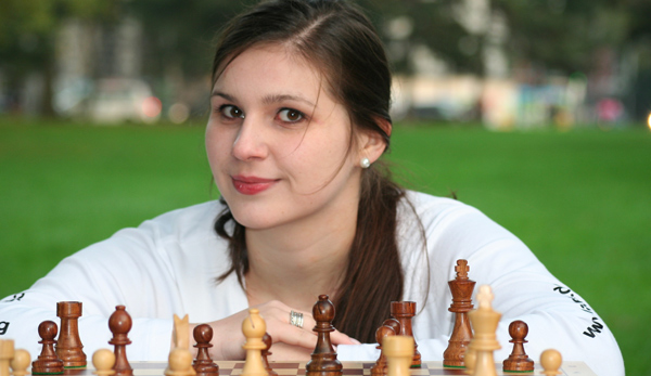 Alisa Frey ist ehemalige deutsche Schach-Vizemeisterin und begleitet die WM für SPOX im Liveticker.
