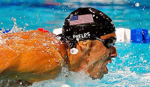 Michael Phelps enttäuschte im Vorlauf mit 1:55,04 Minuten über die 200 Meter Freistil