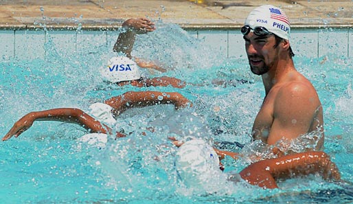 Für den guten Zweck: Michael Phelps gibt brasilianischen Kindern Schwimmunterricht