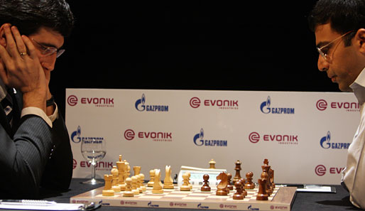 Erstmals griff auch Wladimir Kramnik ins Geschehen ein
