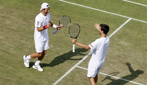 Jürgen Melzer (l.) und Philipp Petzschner sind in das Doppel-Halbfinale in Wimbledon eingezogen