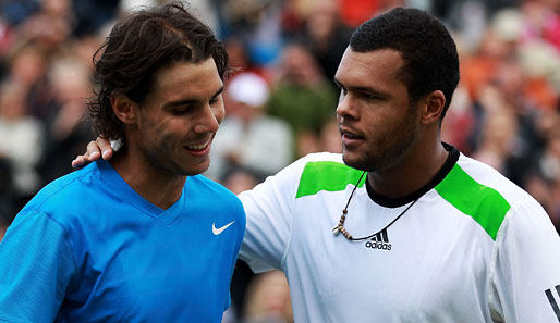Trost für den Verlierer: Rafael Nadal (l.) mit dem Franzosen Jo-Wilfried Tsonga nach dem Viertelfinale