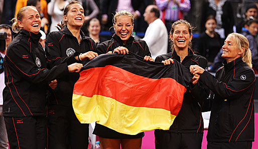 Teamchefin Barbara Rittner (r.) möchte mit ihrem Team 2012 den Sieg über Tschechien feiern