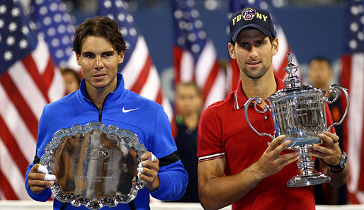 Novak Djokovic (r.) hat mit seinem Sieg bei den US Open einen neuen Preisgeld-Rekord aufgestellt