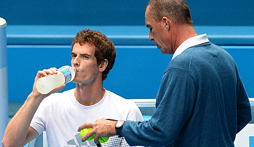 Andy Murray (l.) trifft im Finale der Australian Open auf Novak Djokovic