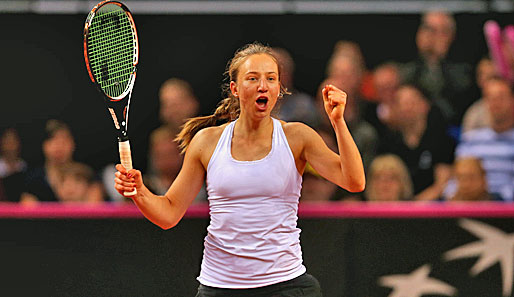 Mona Barthel siegte in unter zwei Stunden im Einzel gegen Bojana Jovanovski aus Serbien
