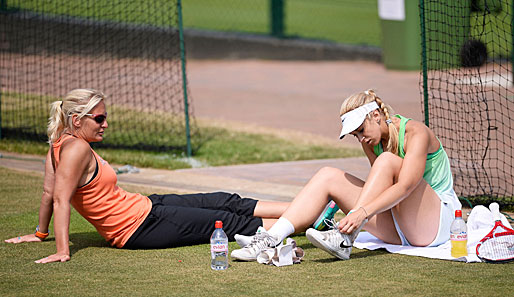 Barbara Rittner und Sabine Lisicki bei einer Trainingssession in Wimbledon