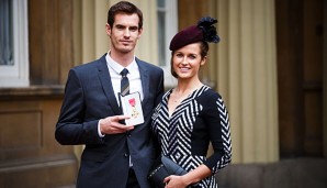 Andy Murray (l.) ist im Buckingham Palace von Prinz William mit dem OBE ausgezeichnet worden