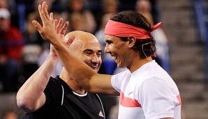 Andre Agassi (l.) sieht in Rafael Nadal (r.) den besten seiner Zunft