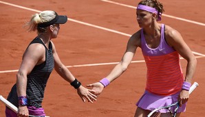 Lucie Safarova (r.) konnte mit Bethanie Mattek-Sands den Doppel-Titel bei den French Open gewinnen