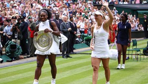 Angelique Kerber (r.) zog gegen Serena Williams in zwei Sätzen den Kürzeren
