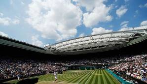 Nachdem der Center Court bereits seit 2009 mit einem Schiebedach ausgestattet ist, hat nun auch Court 1 von Wimbledon ein Dach, das lange Regenpause verhindert.