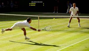 Obwohl die zwei Rivalen schon so viele Schlachten geschlagen haben, standen sie sich in Wimbledon erst drei Mal gegenüber: 2012, 2014 und 2015. Zwei Mal handelte es sich dabei ums Endspiel.