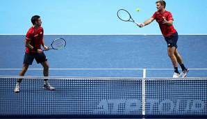 Kevin Krawietz und Andreas Mies haben bei ihrer Premiere bei den ATP-Finals in London das erste Gruppenspiel gewonnen.