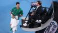 Novak Djokovic legte sich bei einem Seitenwechsel mit dem Stuhlschiedsrichter an.