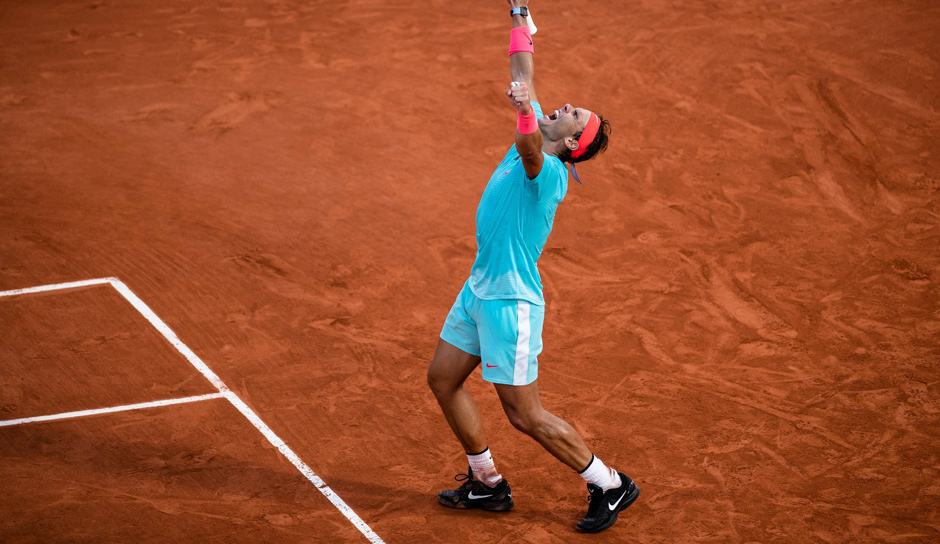 Rafael Nadal hat zum insgesamt 13. Mal die French Open gewonnen. Im Finale erteilt er Novak Djokovic eine Lehrstunde - und das Netz feiert den König auf Sand. SPOX hat Reaktionen gesammelt.