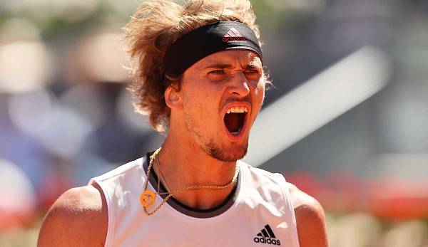 Topspieler Alexander Zverev hat beim ATP-Masters in Madrid überraschend Sandplatzkönig Rafael Nadal ausgeschaltet und ist ins Halbfinale eingezogen.