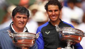 Decima! Nach drei Jahren Jahren ohne Grand-Slam-Titel hatte Nadal etwas gutzumachen und pflügte förmlich durchs Turnier: Nur dreimal gab er in einem Satz überhaupt vier Spiele ab. Wawrinka, Champion von 2015, war im Endspiel chancenlos.