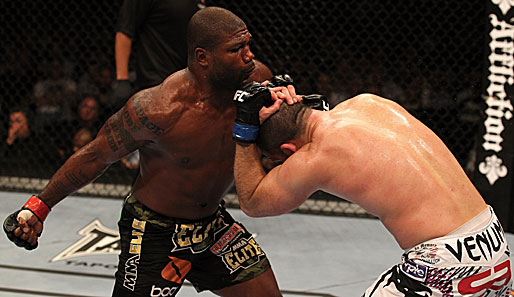 Quinton Jackson (l.) setzte sich bei UFC 130 nach Punkten gegen Mark Hamill durch