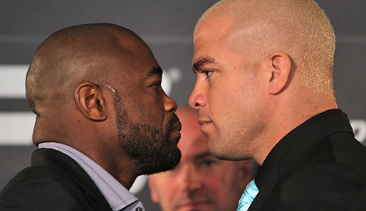 Rashad Evans (l.) und Tito Ortiz treffen bei UFC 133 zum zweiten Mal aufeinander