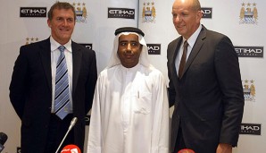 Garry Cook (l.) war von 2008 bis 2011 als Geschäftsfürhrer von Manchester City tätig