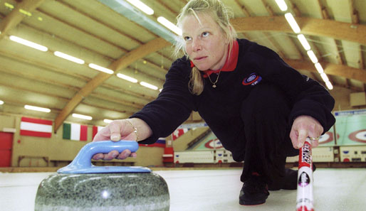 Die deutschen Curling-Frauen um Andrea Schöpp greifen in Schweden nach einer Medaille