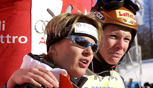 Deutsche Gold-Athletinnen unter sich: Hilde Gerg (l.) und Maria Riesch (r.)