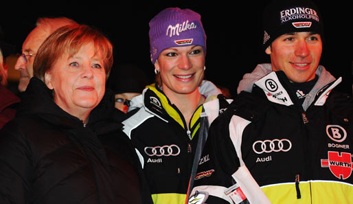 Angela Merkel (l.), Maria Riesch und Felix Neureuther waren von der Eröffnung der Ski-WM angetan