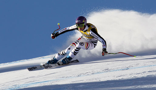 Maria Höfl-Riesch meldete sich mit einem zweiten Platz bei der Weltcup-Abfahrt in St. Moritz zurück