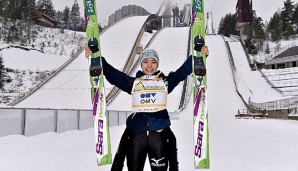 Sara Takanashi hat den Gesamtweltcup gewinnen