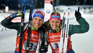 Vanessa Hinz (li.) und Erik Lesser freuen sich über Platz Zwei zum Auftakt in Östersund
