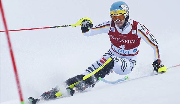Felix Neureuther gewinnt den ersten Slalom der Saison in Levi