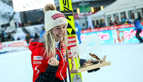 Chiara Hölzl mit ihrem Premiersieg im Weltcup