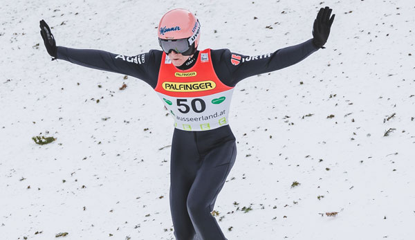 Karl Geiger wurde beim Skisprung-Weltcup in Rasnov Zweiter hinter Stefan Kraft.