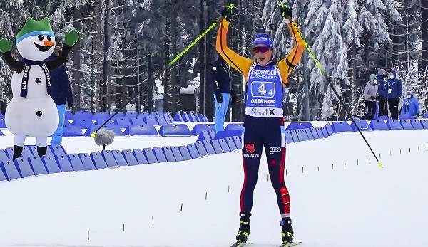 Nach dem Sieg mit der Staffel hat Biathletin Franziska Preuß zum Abschluss des Heim-Weltcups in Oberhof auch im Massenstart über 12,5 km überzeugt und einen bärenstarken zweiten Rang belegt.