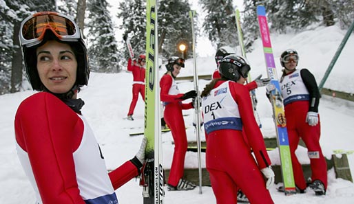 Auch die Damen wollen im Skispringen an den Olympischen Spielen teilnehmen